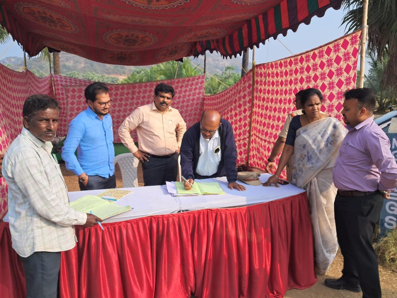 ఎస్ ఎస్ టీ చెక్ పోస్ట్ తనిఖీ చేసిన సాధారణ, వ్యయ పరిశీలకులు